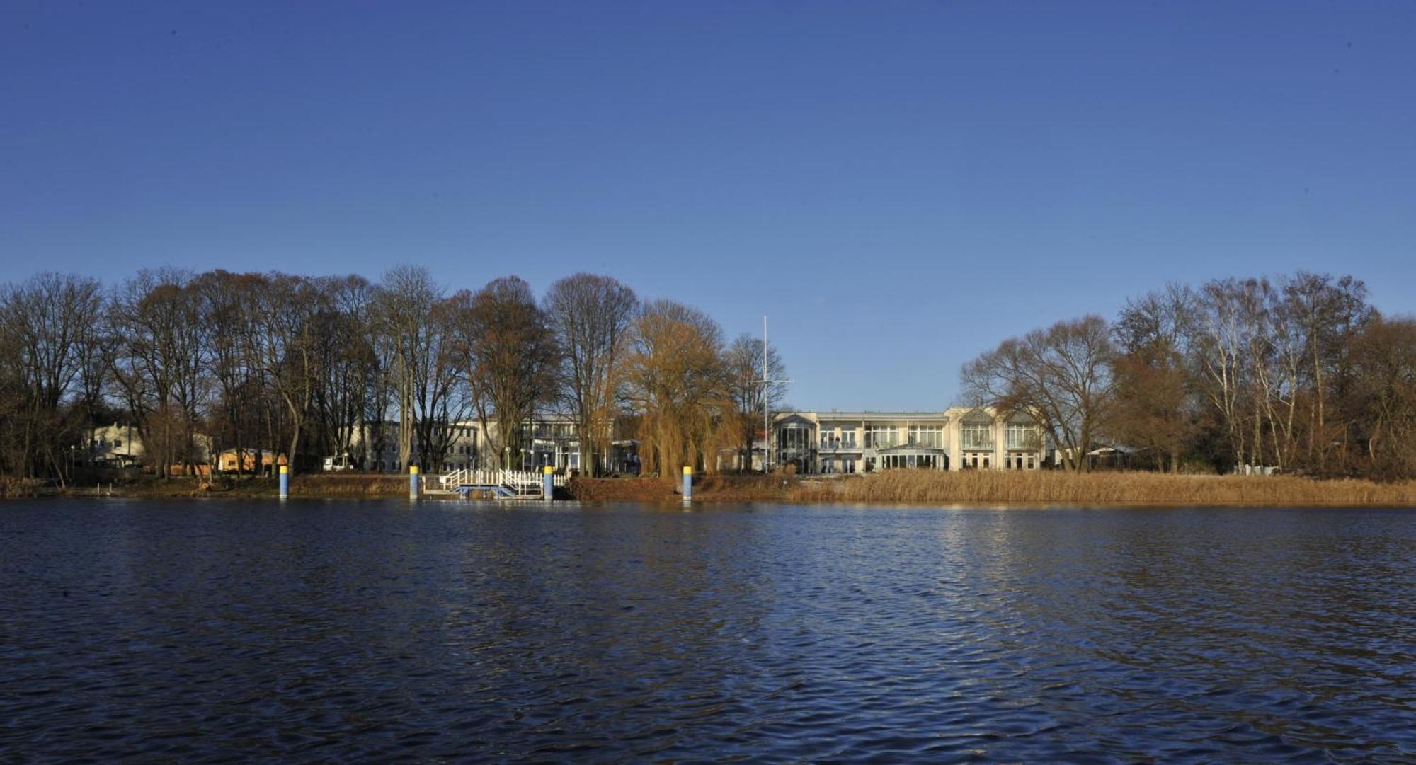 Hotel Bollmannsruh Am Beetzsee Päwesin Exterior foto