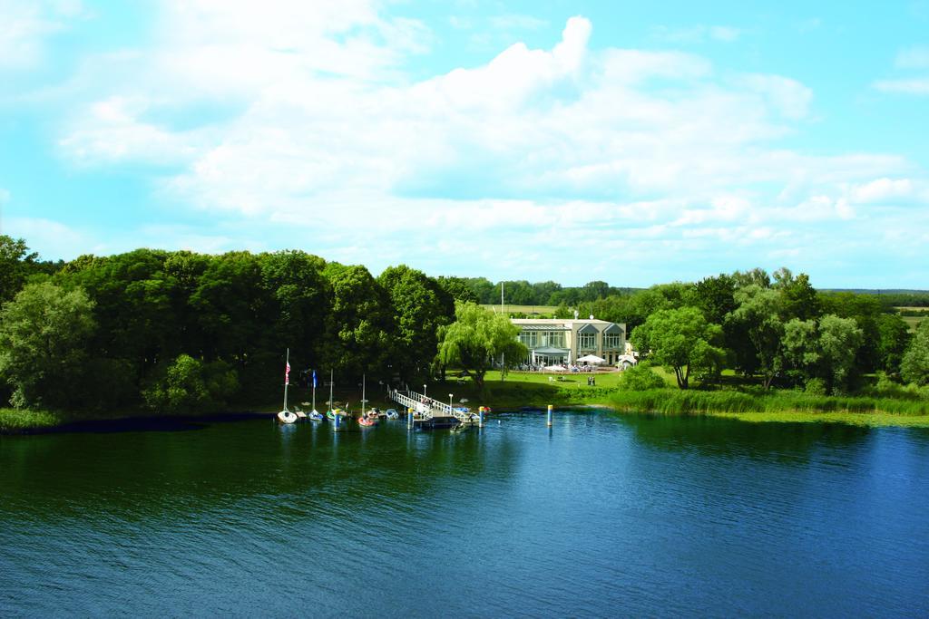 Hotel Bollmannsruh Am Beetzsee Päwesin Exterior foto